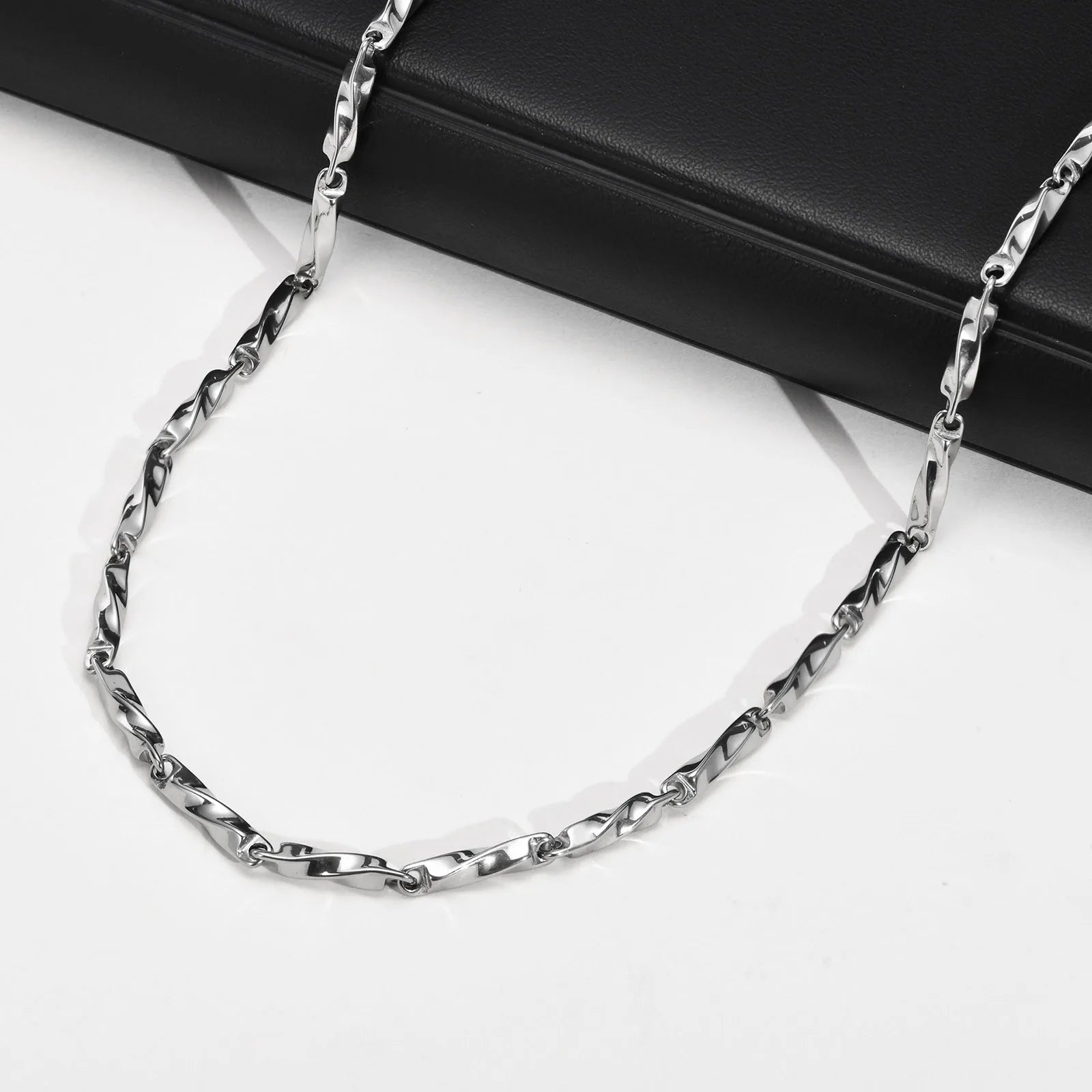 Blacklist "Mobius" Chain